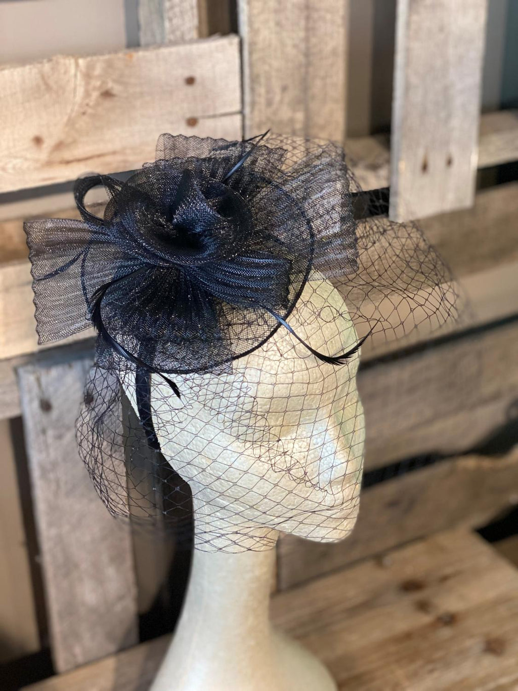 Black Mesh Net Fascinator – Darling State of Mind display picture 2