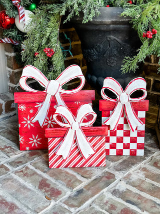 Classic Red & White Decor