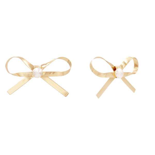 Center Pearl Bow Stud