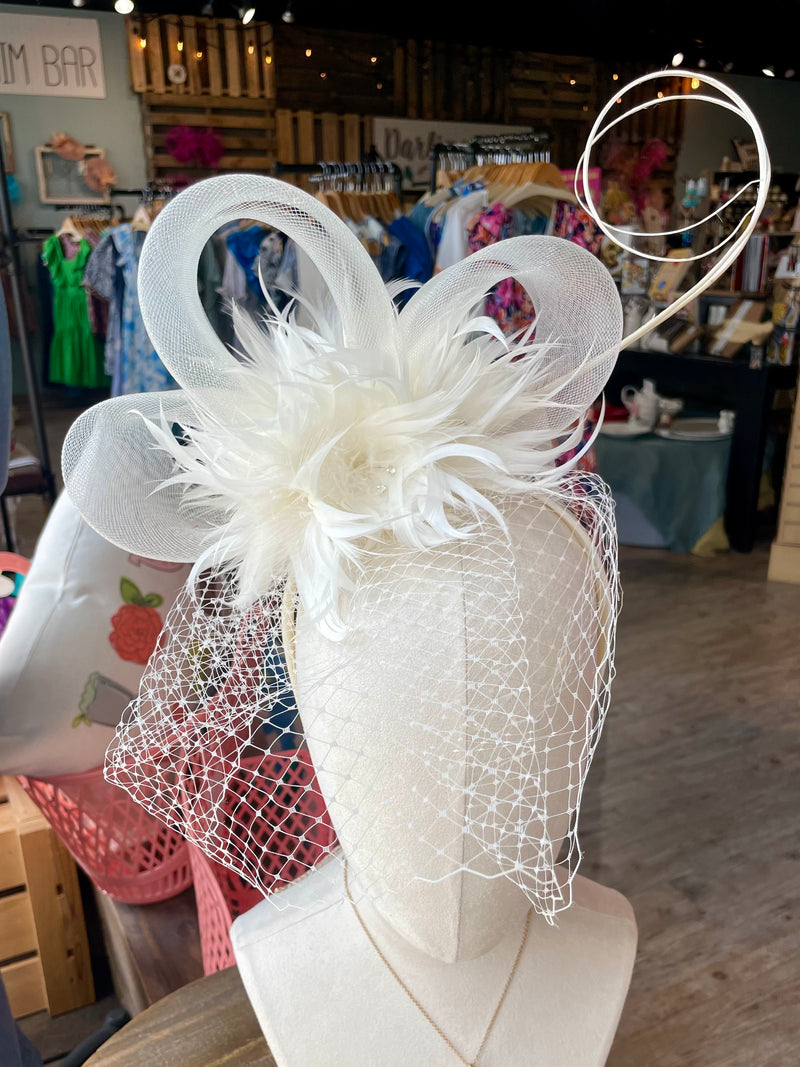 White Loop and Quil Fascinator