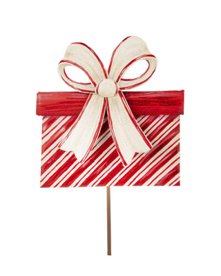 Classic Red & White Decor