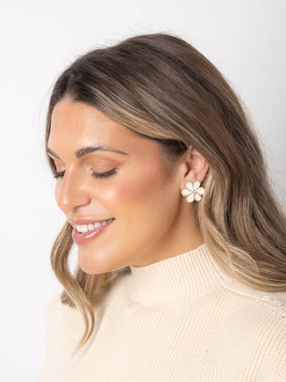 Alyssa Pearl Earring