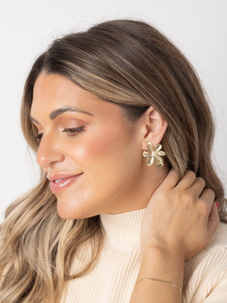 Daphne Pearl Earring
