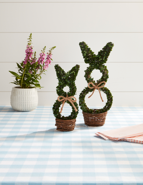 Small Boxwood Bunny Sitter