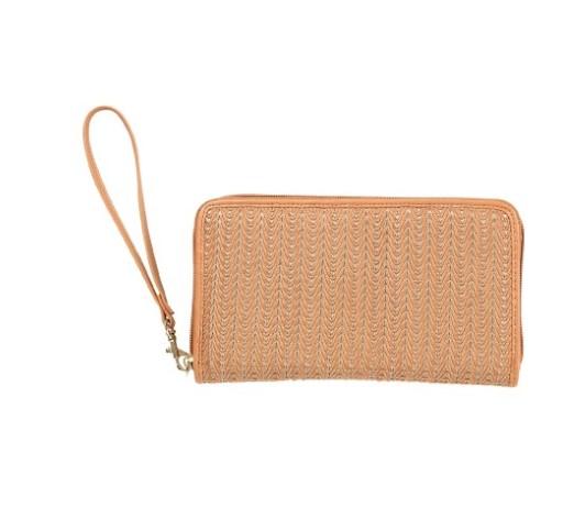 https://darlingstateofmind.com/cdn/shop/products/Cameron_Wallet_Camel.jpg?v=1668461910