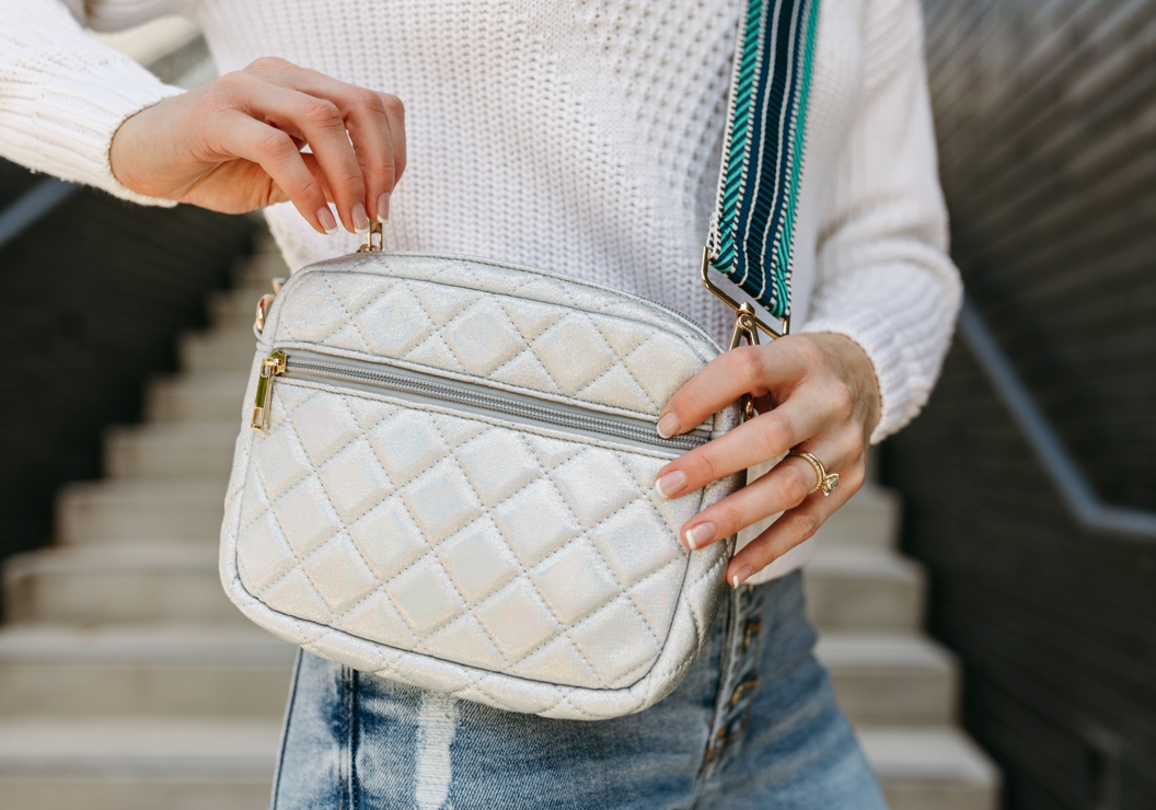 Silver Metallic Quilted Purse – Darling State of Mind