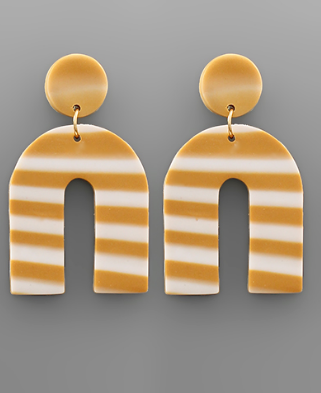 Clay Arch Earring Tan