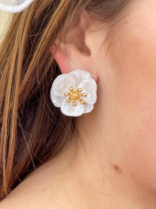 Shell White Flower Stud