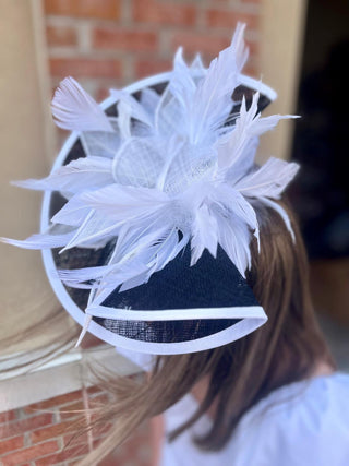 White Contrast Fascinator