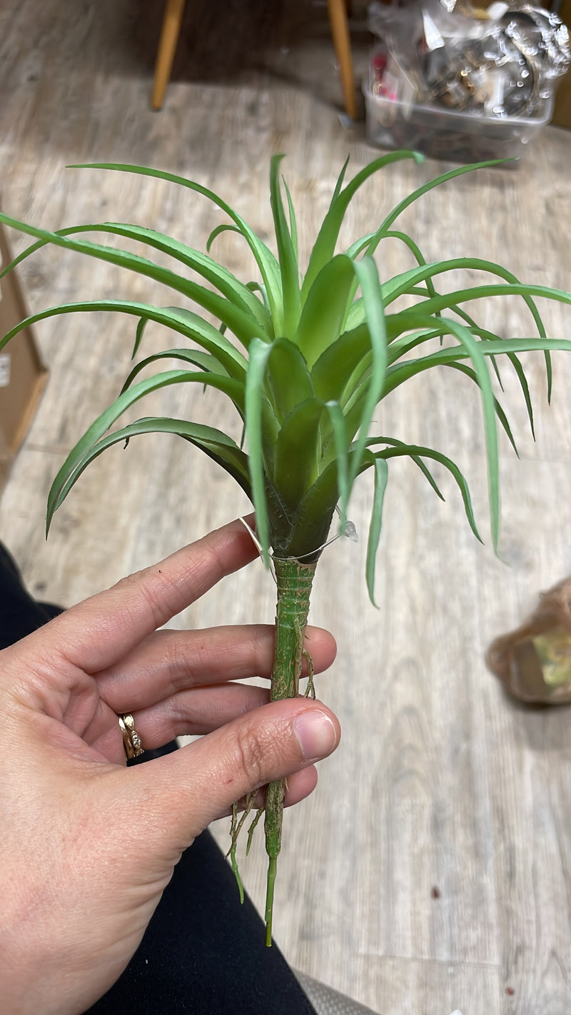 Large Artificial Air Plant